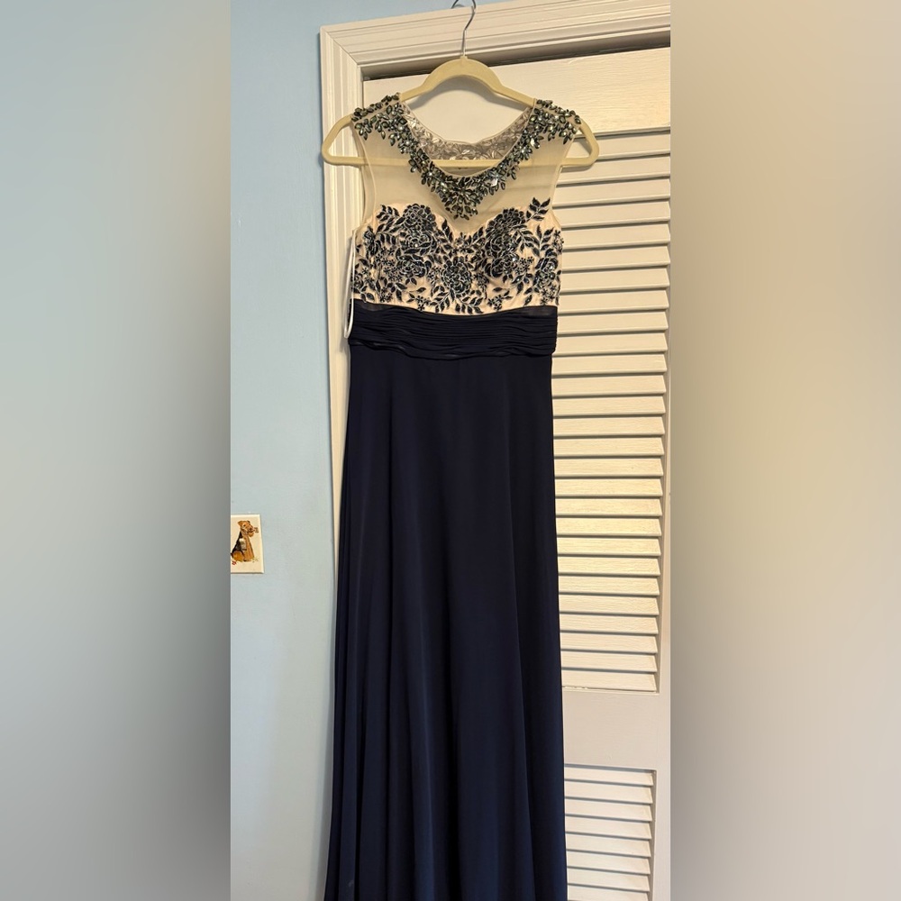 Elegant Navy Blue Evening Gown